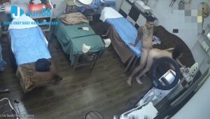 Hack camera anh trai đụ chị chủ spa vú to rên la
