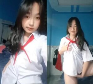 Cái lồn non của em nữ sinh cấp 3 quàng khăn đỏ